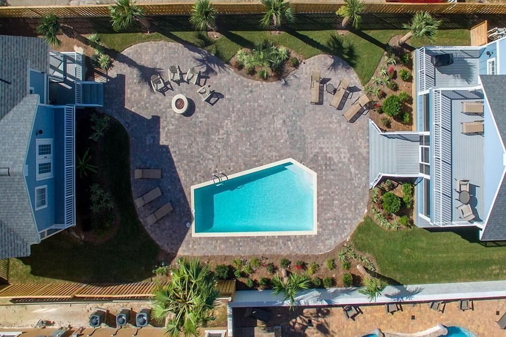 Bottoms Up 7 Bedroom Holiday Home by Five Star Properties