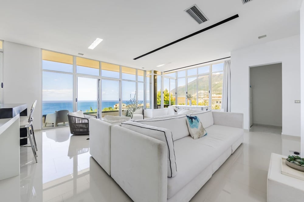 Villa Belle Azure in Gjilek
