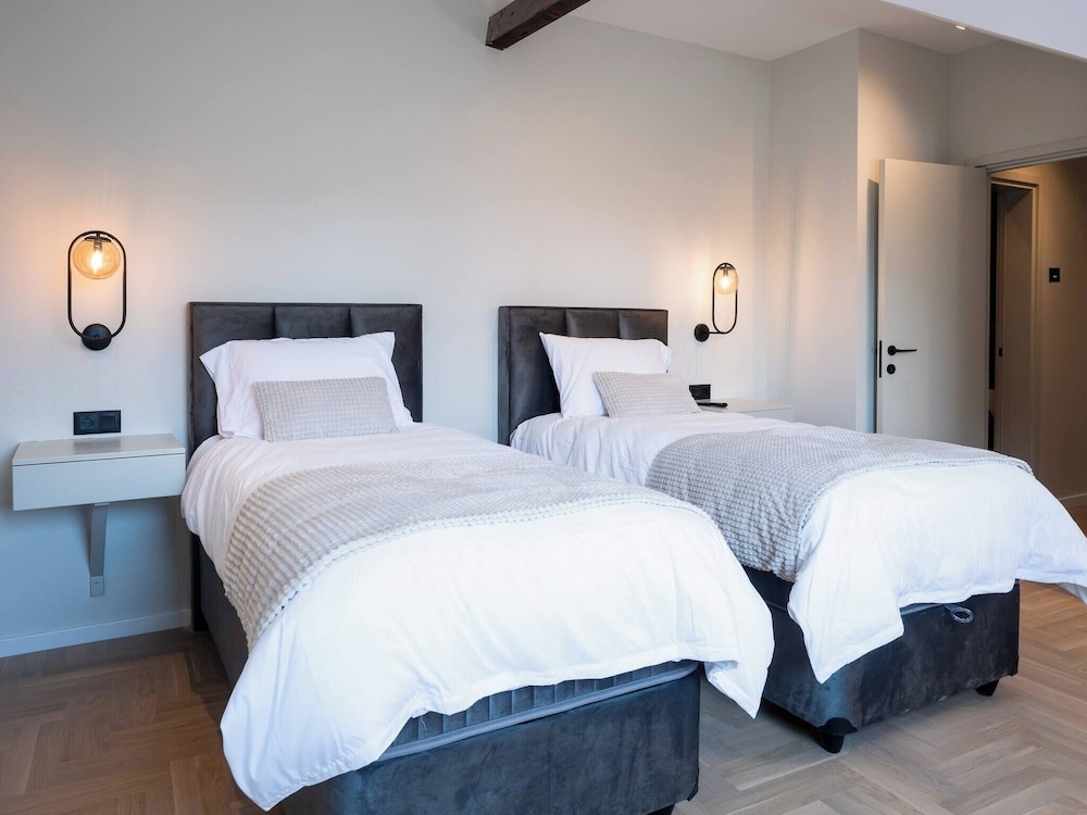 Residence Republic Square- Luxury at Top Location
