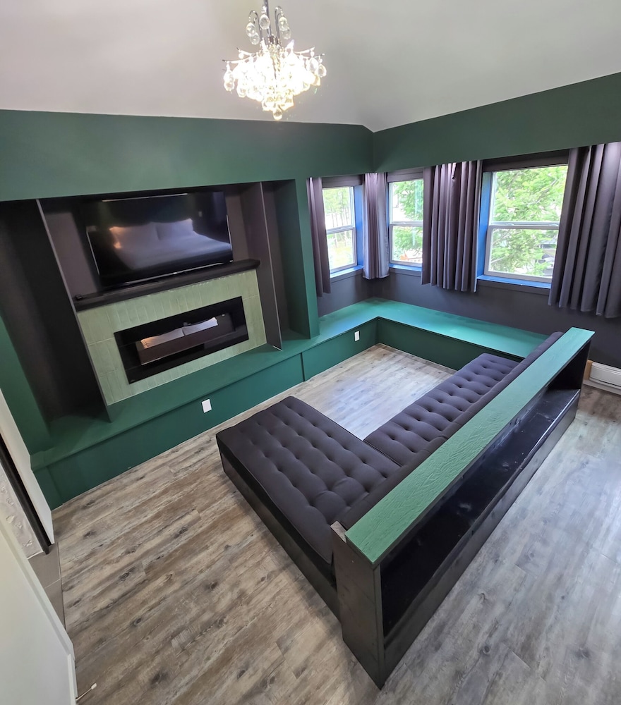 Copper Rose Retreat B&B