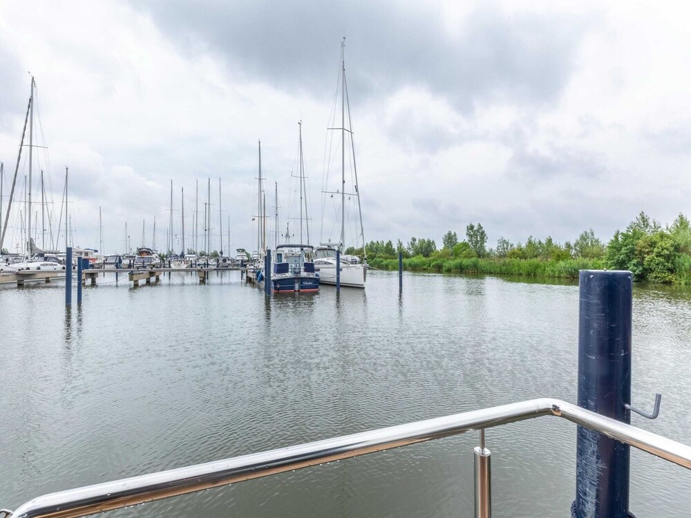 Luxury Houseboat in Volendam Marina, photo 20