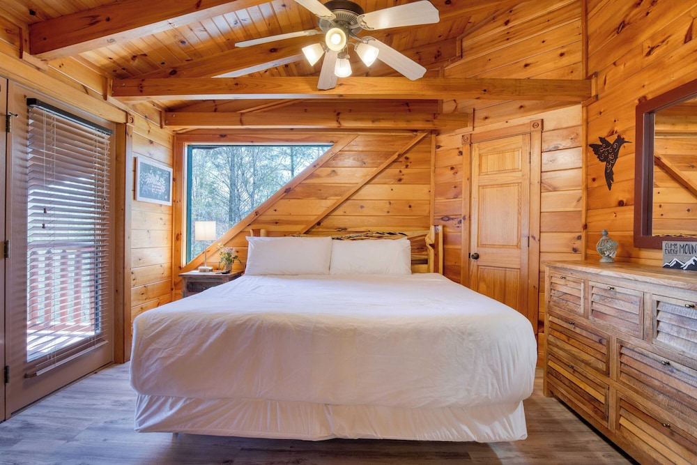 The Big Easy by Avantstay Hot Tub, Game Room, Spacious Deck Premier Location