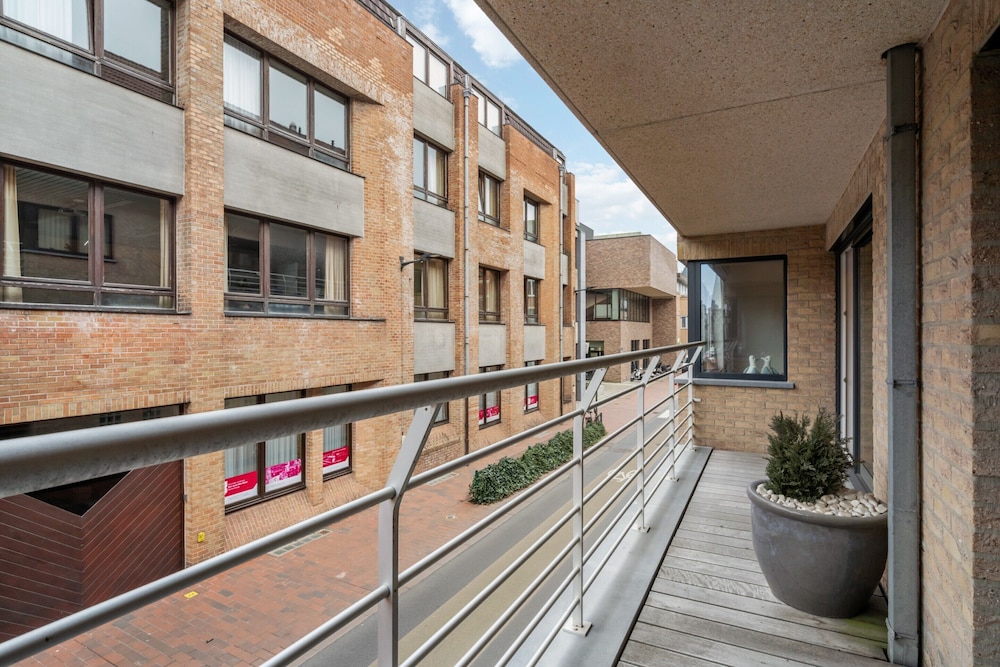 Luxury 4-bedroom Apartment With Large Terrace