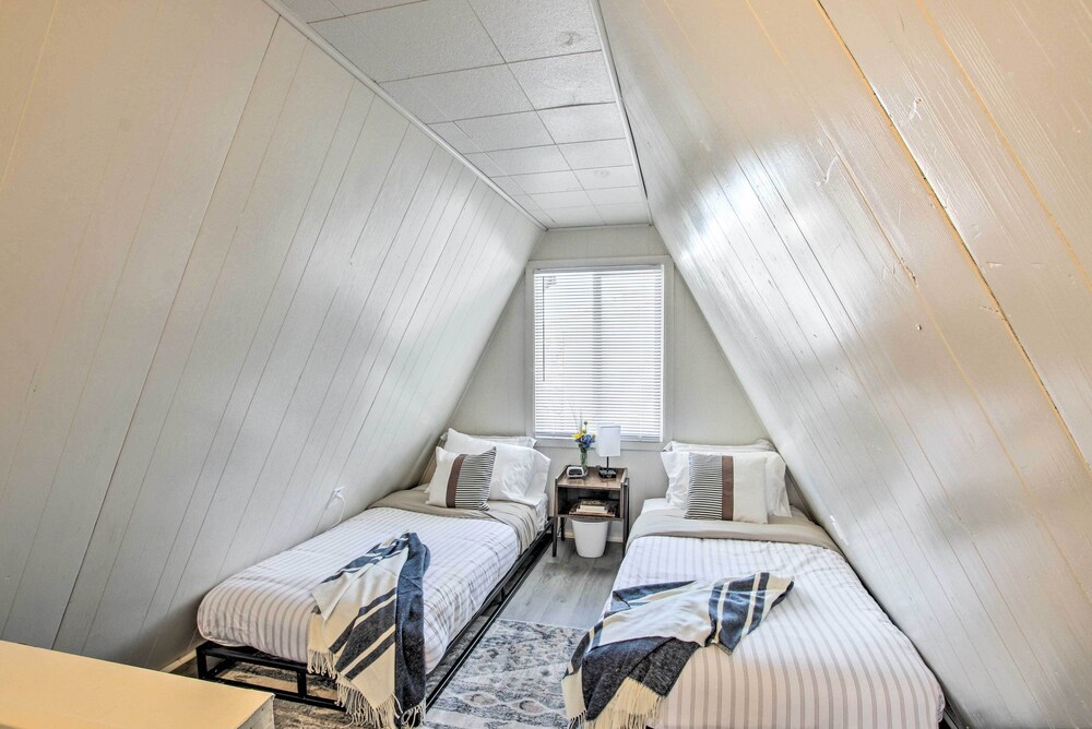 Evanston Vacations - Charming Evanston A-frame: Dog Friendly! - Property Image 5