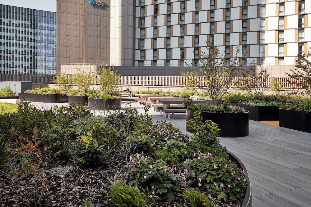 Stratford Apartments by Urban Rest