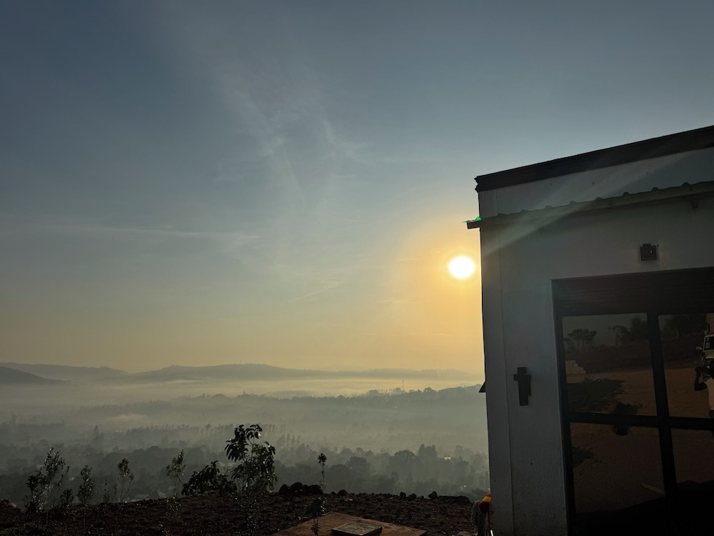 Hilltop Haven Mpigi