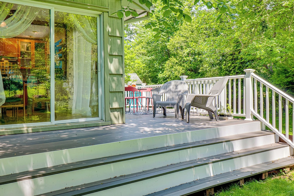 1 Mi to Campus: Princeton Home w/ Furnished Deck