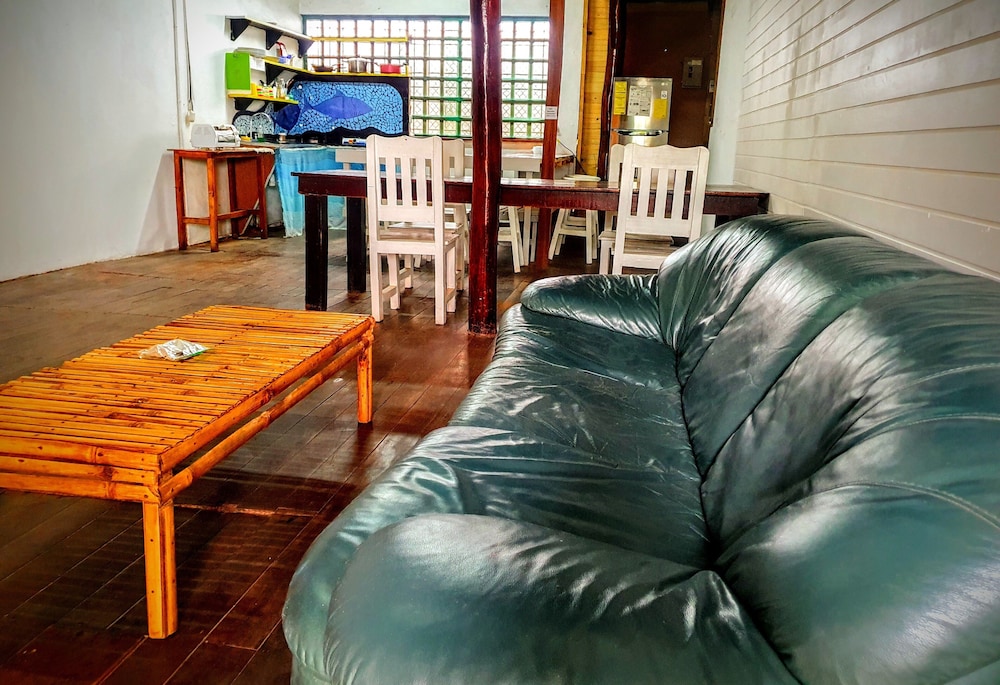 Arana House