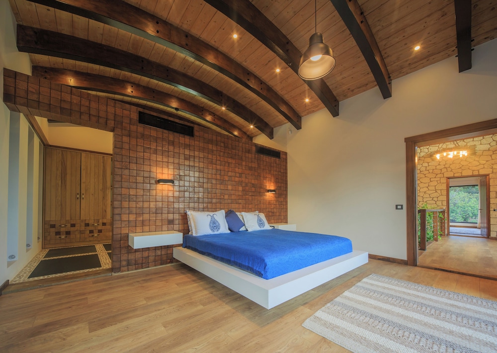 Private Island-Style Ultra Luxury Villa Estate