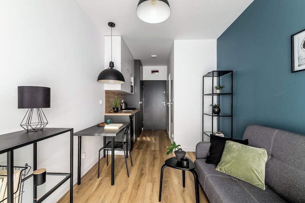 Adler Apartments