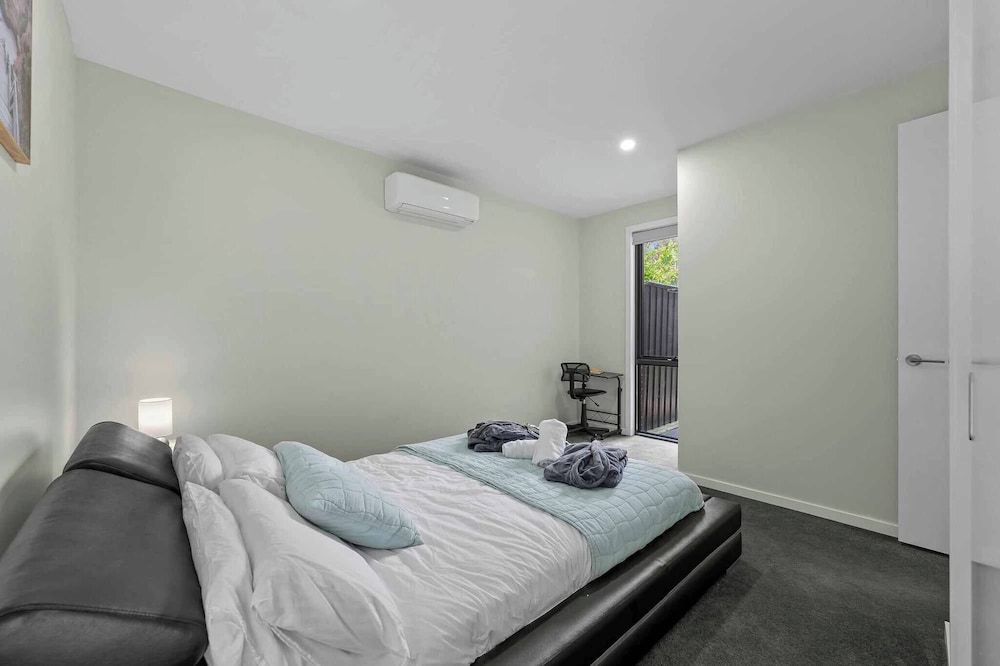 Luxurious Townhouse7 km to CBD