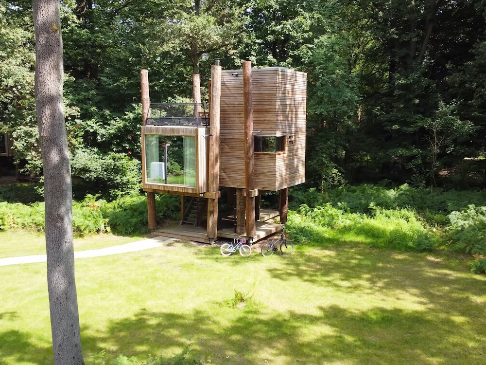 Luxury Treehouse Retreat
