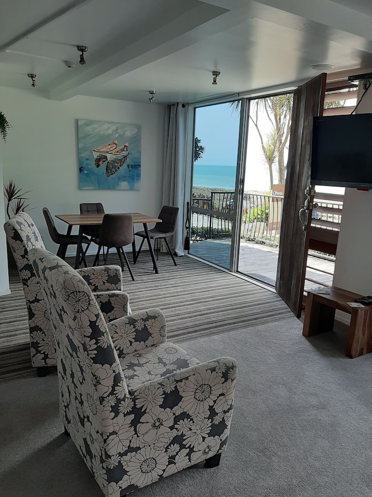 Ohiwa Beach Apartments Motel