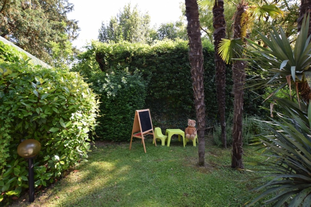 Photo 9