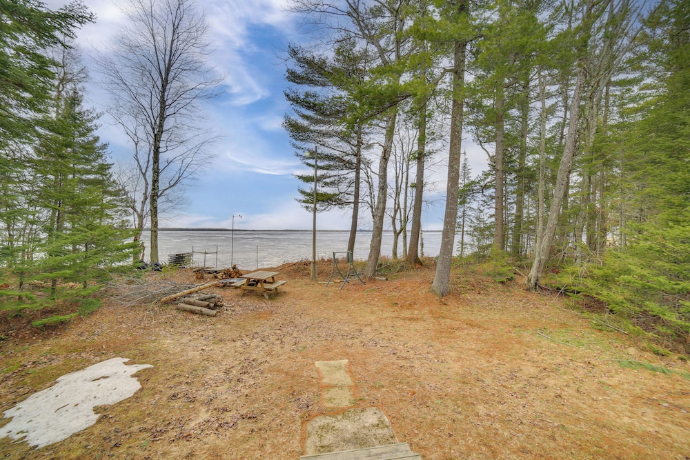Dock & Fire Pit: Lakefront Cottage in Gould City!