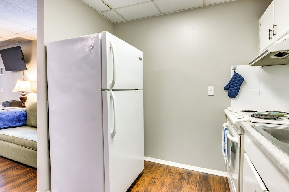 14 Mi to Black Moshannon! Pet-friendly Apartment