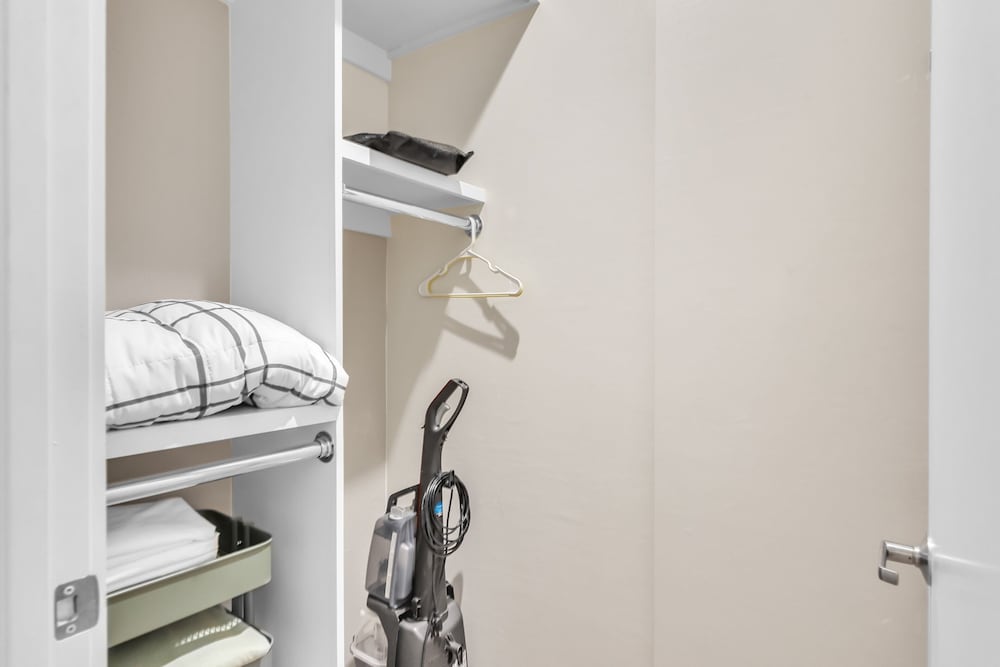 Modern Comfort In The Heart Of Museum District 3 Bedroom Townhouse