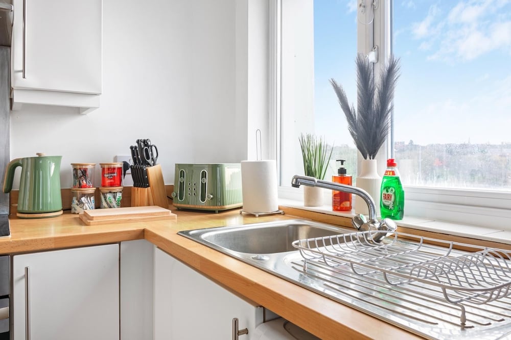 Apartmentsleeps4-parking-wifi-petfriendly-citystay
