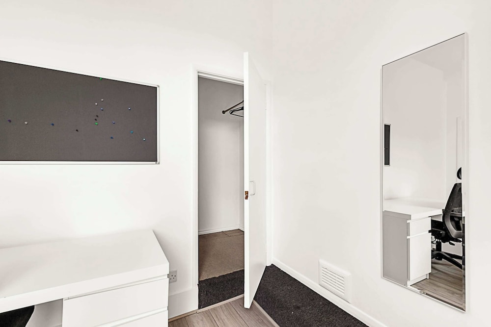 Bright and Newly Furnished Acton Apartment