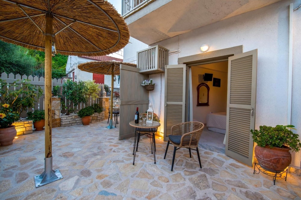 Arokaria II Studio in Gaios view 4