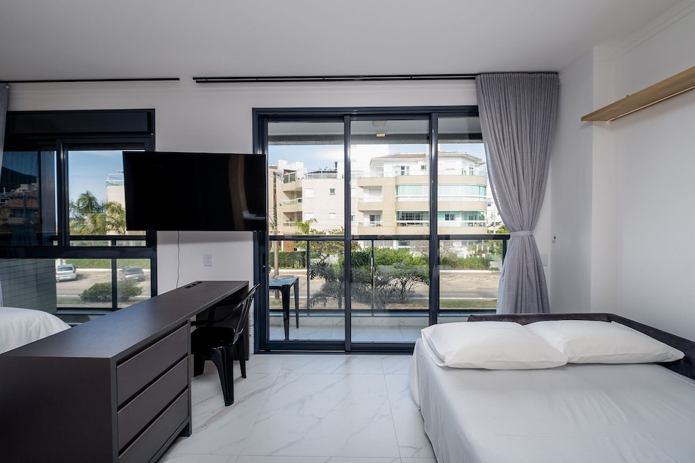 High Standard Studio on the Sand in Floripa Irb205