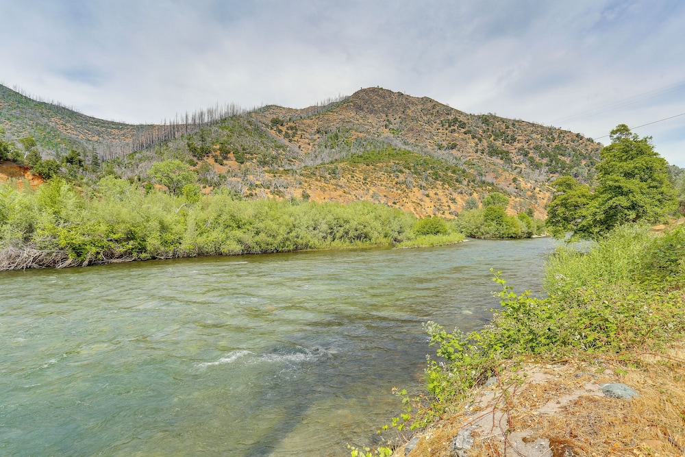 Scenic Riverfront Escape w/ Sauna in Junction City