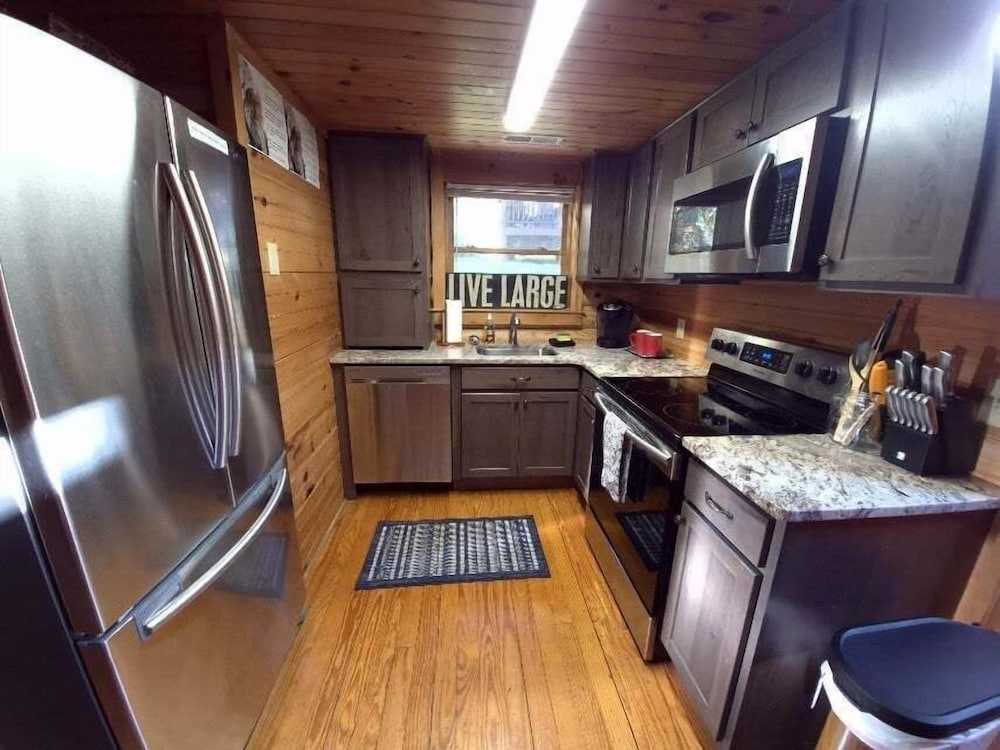 Reservation 2 Bedroom Cabin