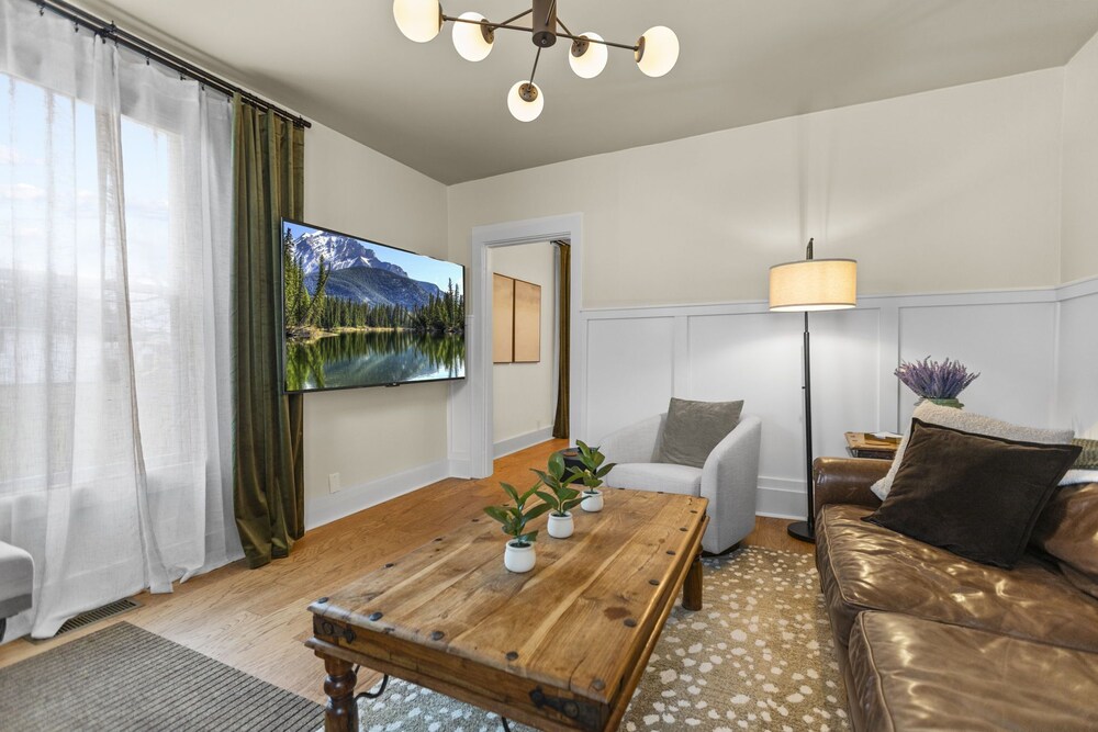 Abode 81 in Newark