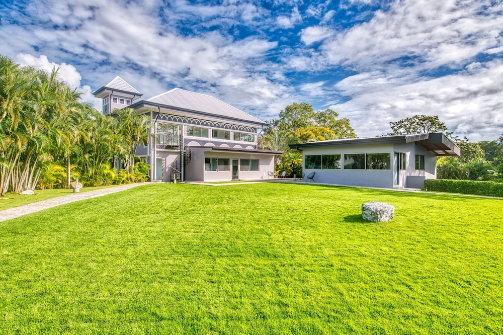 Luxury 15br Ocean View Estate in Nosara Ideal for Retreats Weddings Corporate Events