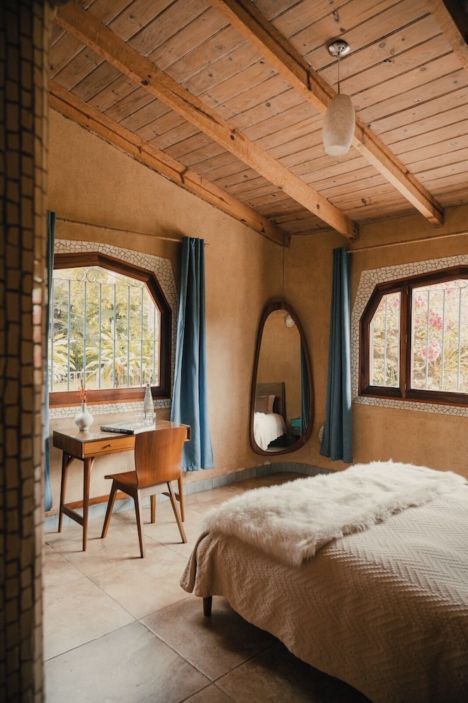 EL EQUIMITE HOTEL BOUTIQUE