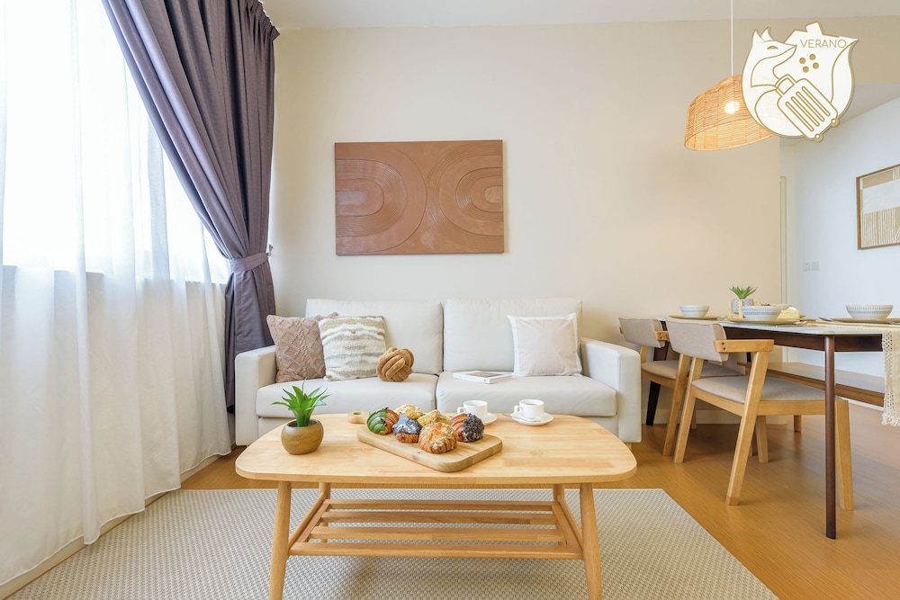 Minimalist 4P Comfort Stay at TheHubSS2 photo 5