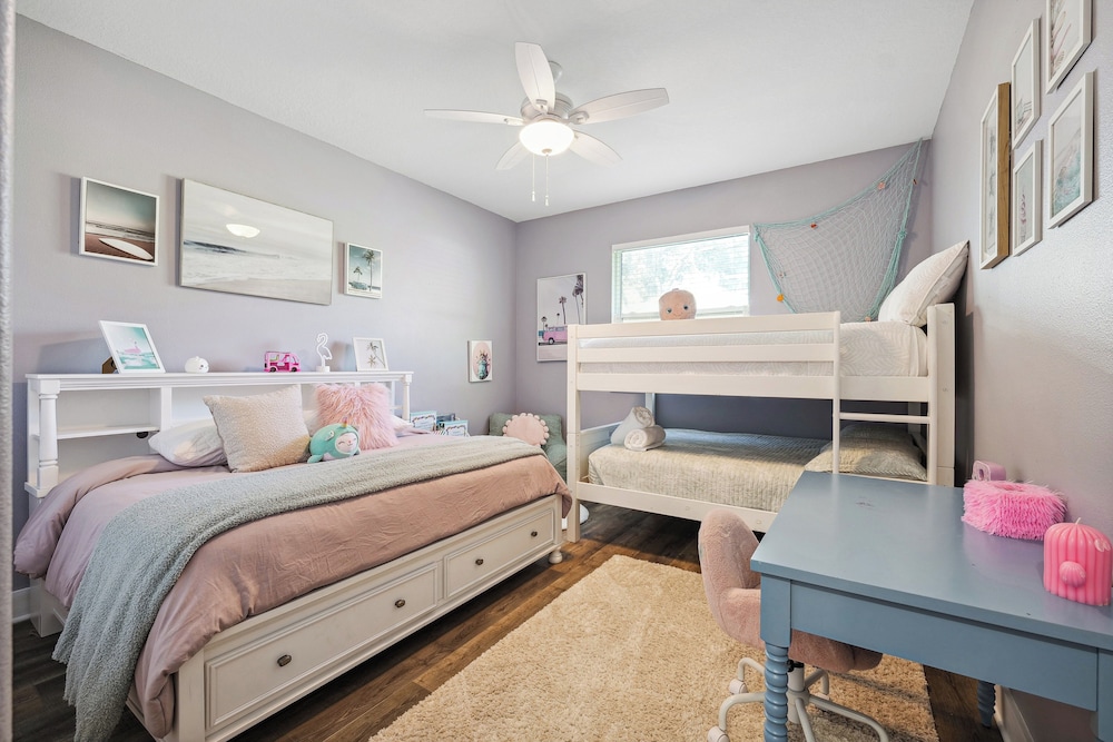Sleek Home w/ Hot Tub, Koi Pond & Yard in Seminole