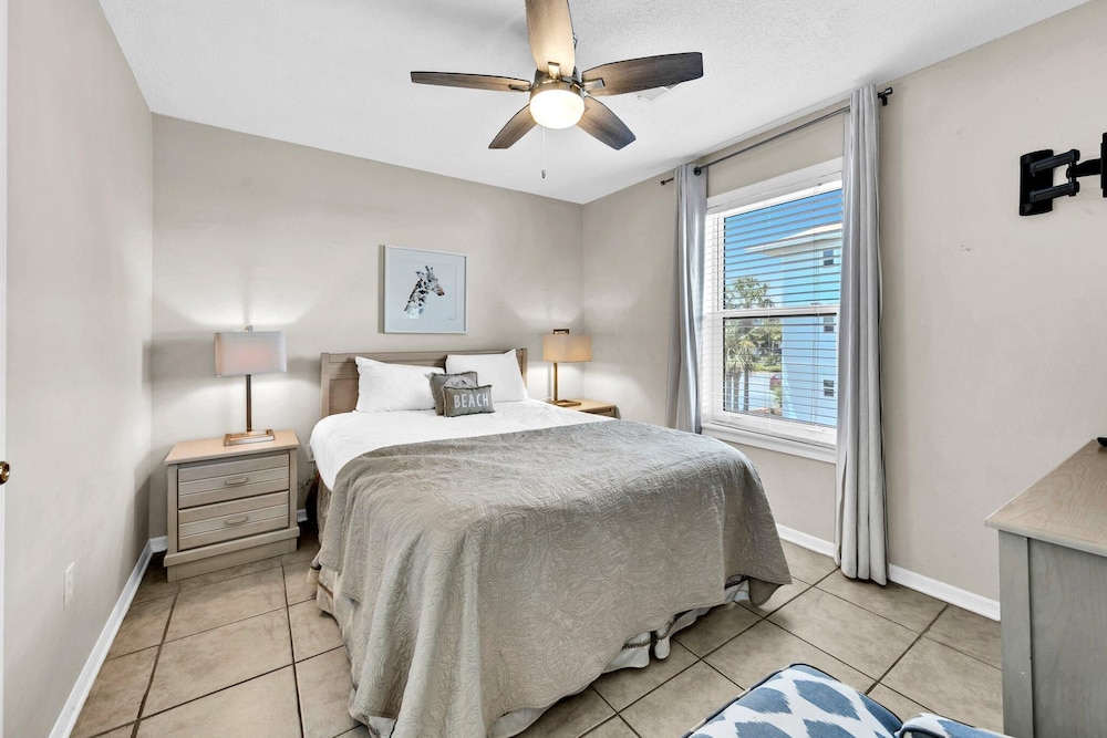 Beachside Villas 823