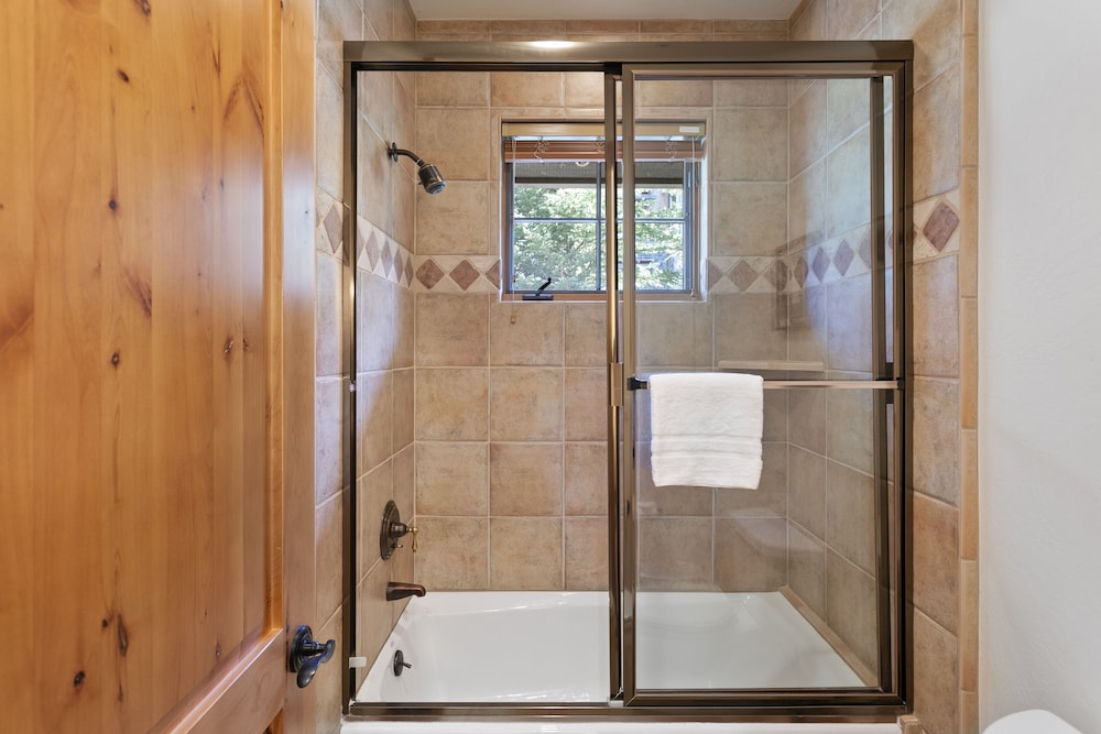 Bellemont Home at Deer Valley Resort - 6 Bedroom Home with Hot Tub #8 6 Home