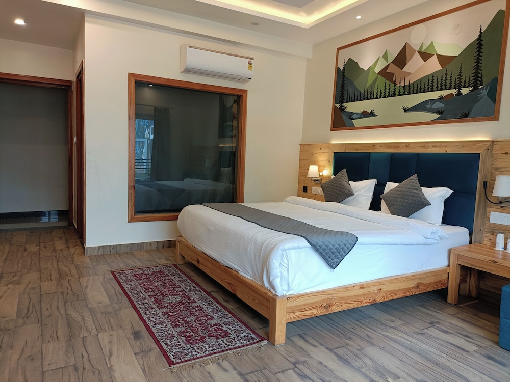 Heryk Hillview Hotel