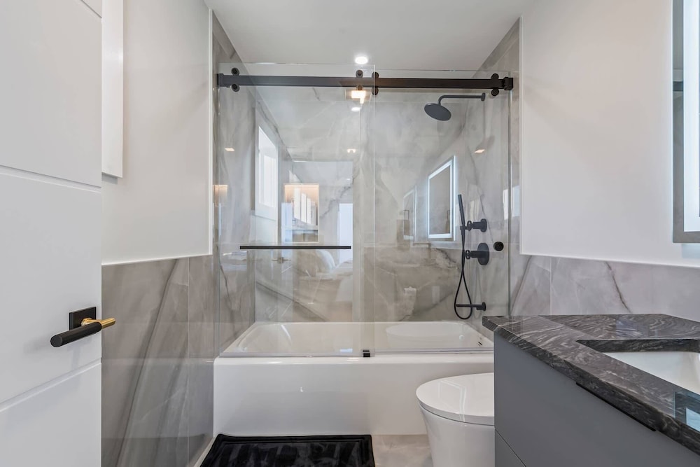 Brand New Home Ocean Views Wolf Appliances