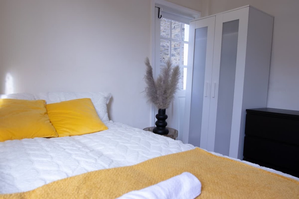 Cosy Spacious 2 Double Bedroom- Central Fulham