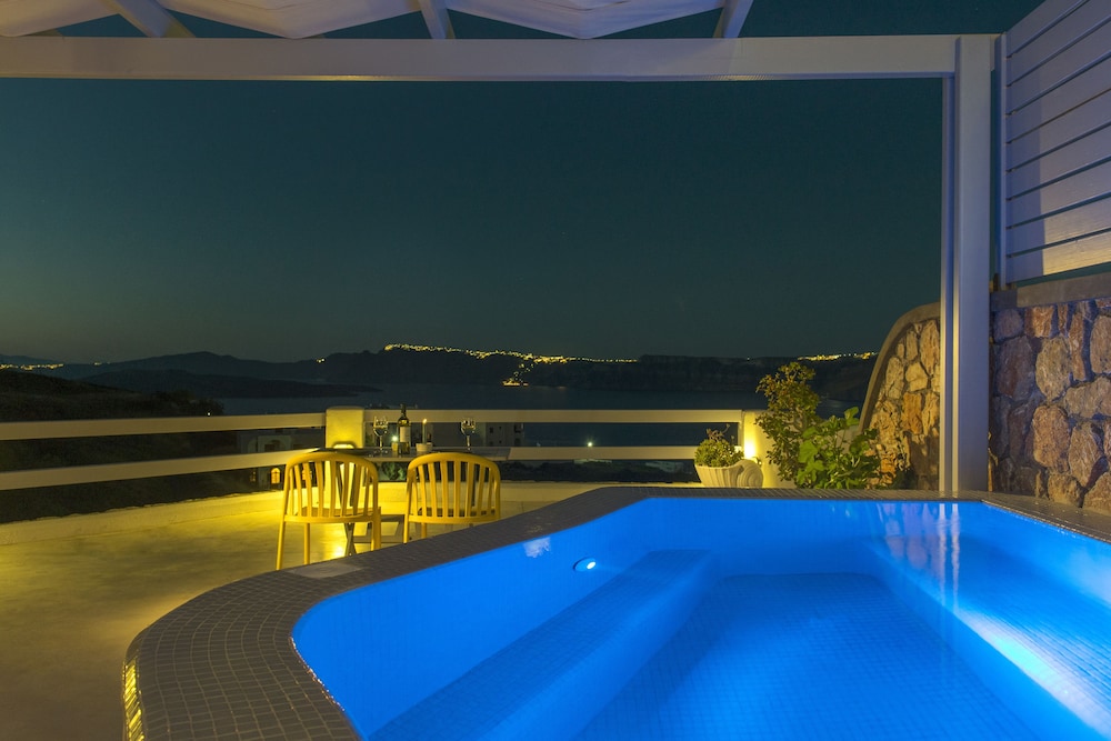 Earino Suites & Villas