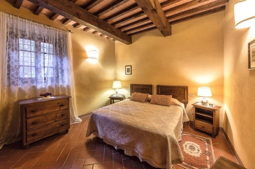 Apartment in Tuscany With Pool & Garden