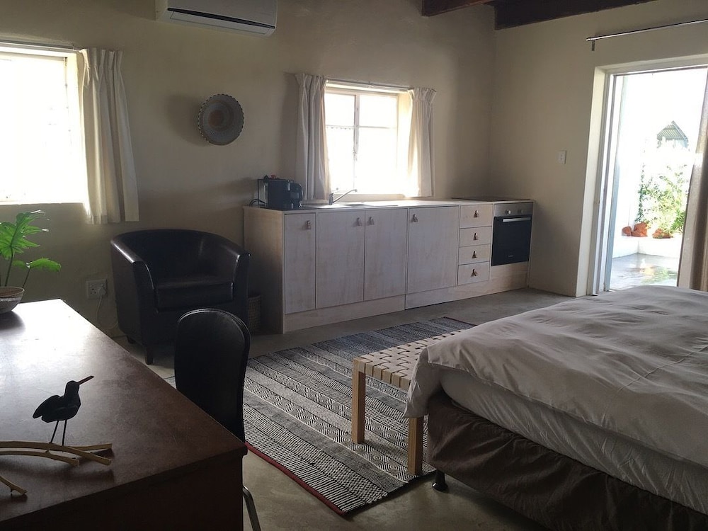 Shiraz Estate Villa & Studios