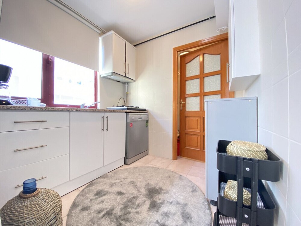 Central Flat With Balcony and Terrace in Sisli