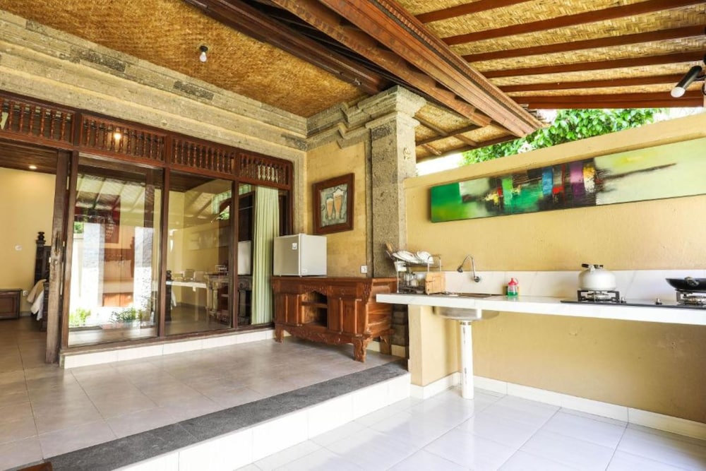 Sari Bamboo Bungalows