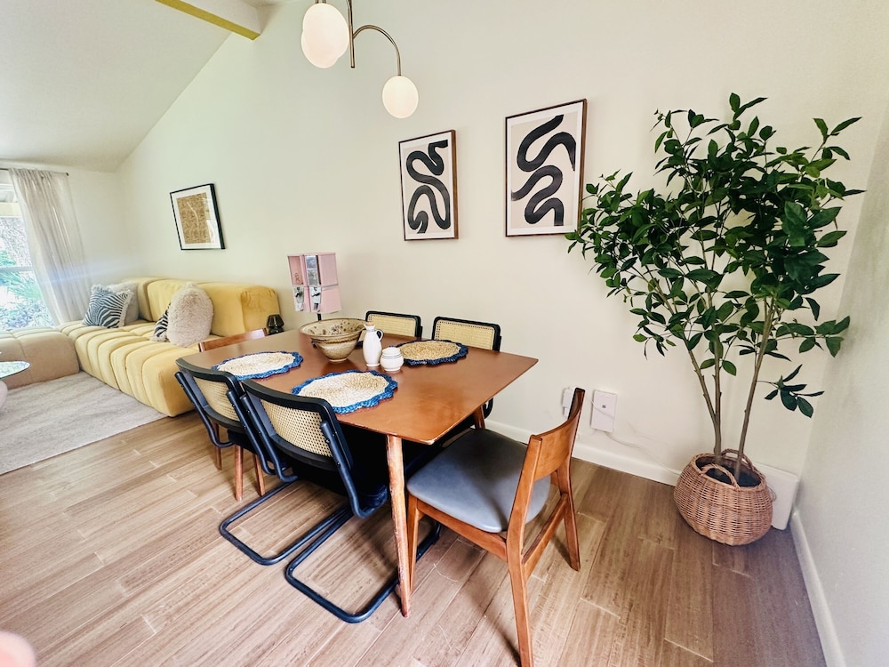 Palma Plaza Unit C