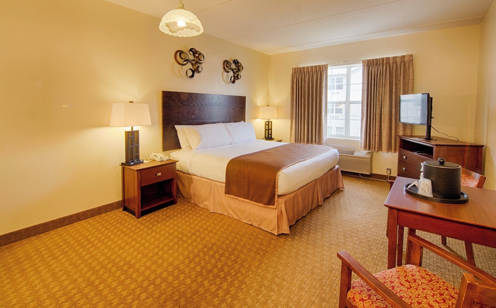 Fayetteville Vacations - Landmark Inn Fort Liberty - Property Image 36