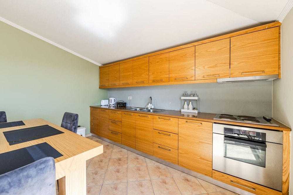 Bright Comfy 2BR Apartment by the Adriatic