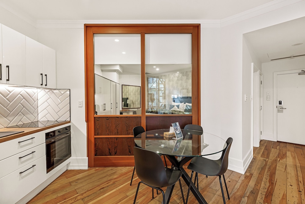 Stunning 1BR Apt in Heritage Hotel by Zodiak Stays