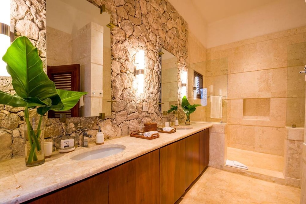 Private Beach Estate w Pool Elevator Chef Butler