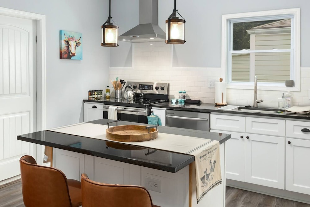 Recently Renovated Chic Durham Farmhouse