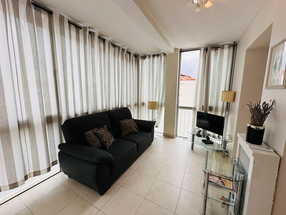 Two Bed Apt in the Center of Cannes - 2229