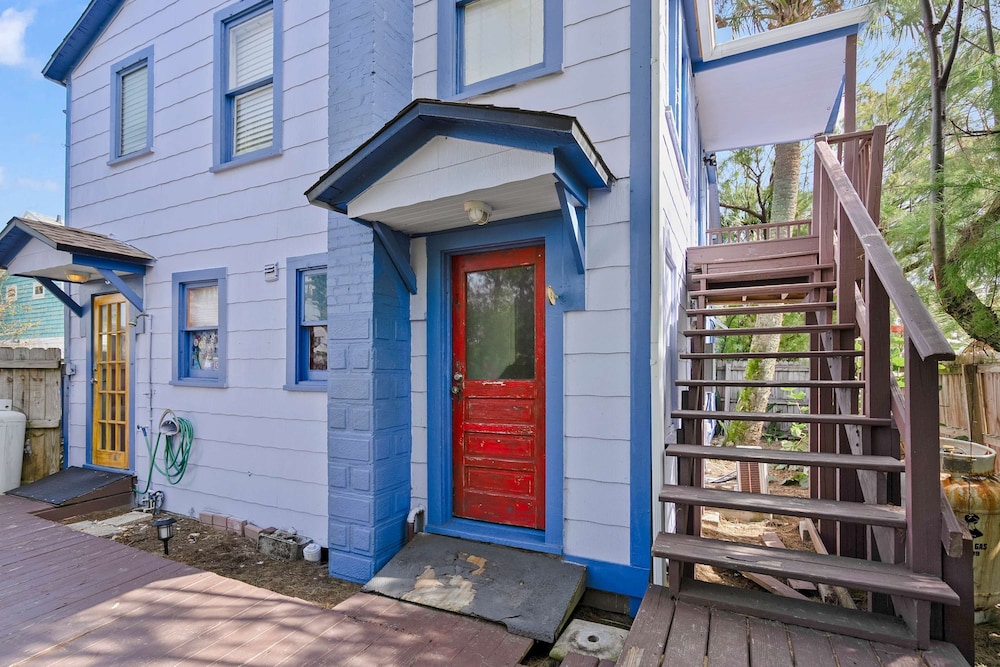 Marvelous Mermaid Beach Bungalow Dog-friendly